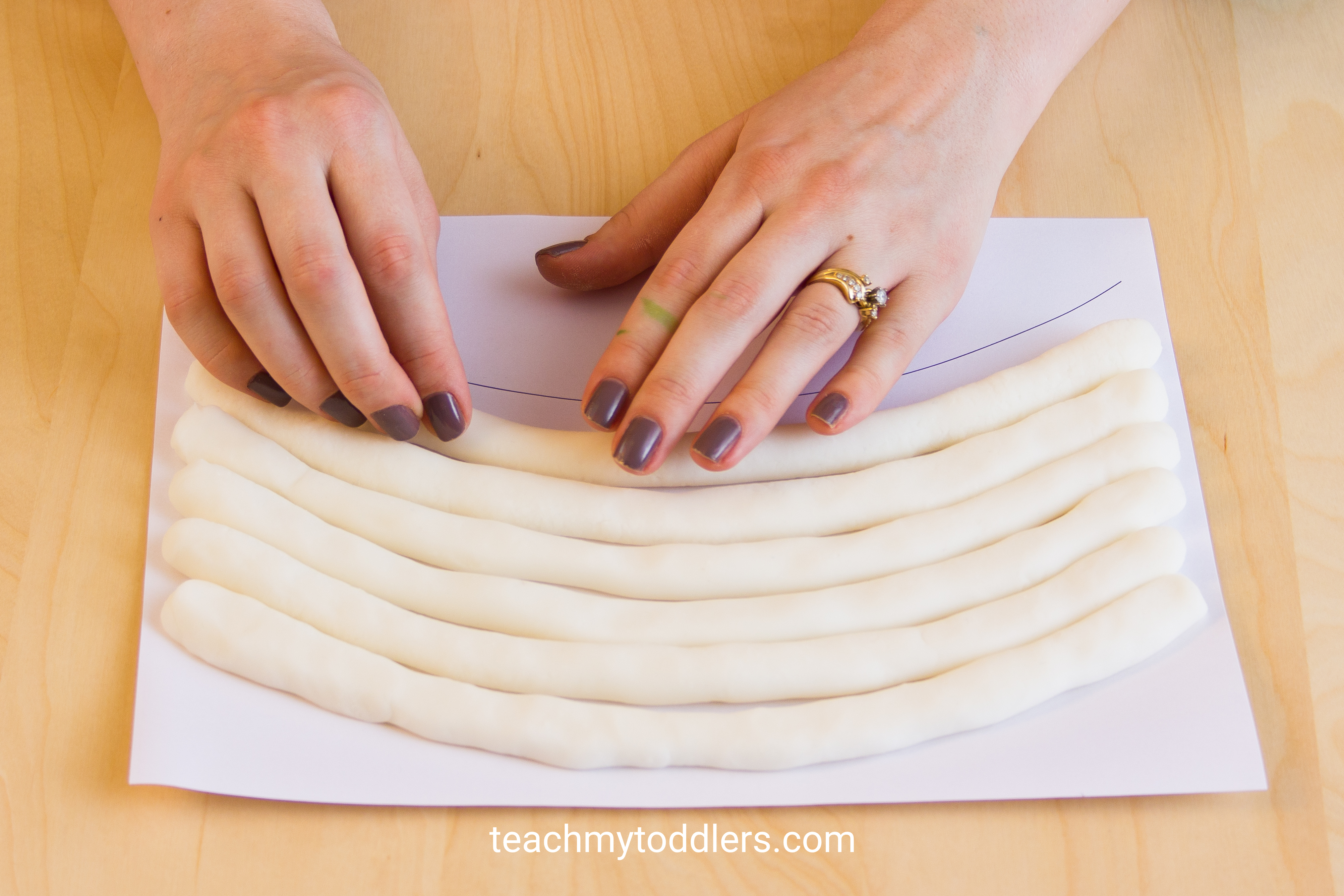 Find out how this clay craft can teach your toddlers colors with a rainbow puzzle