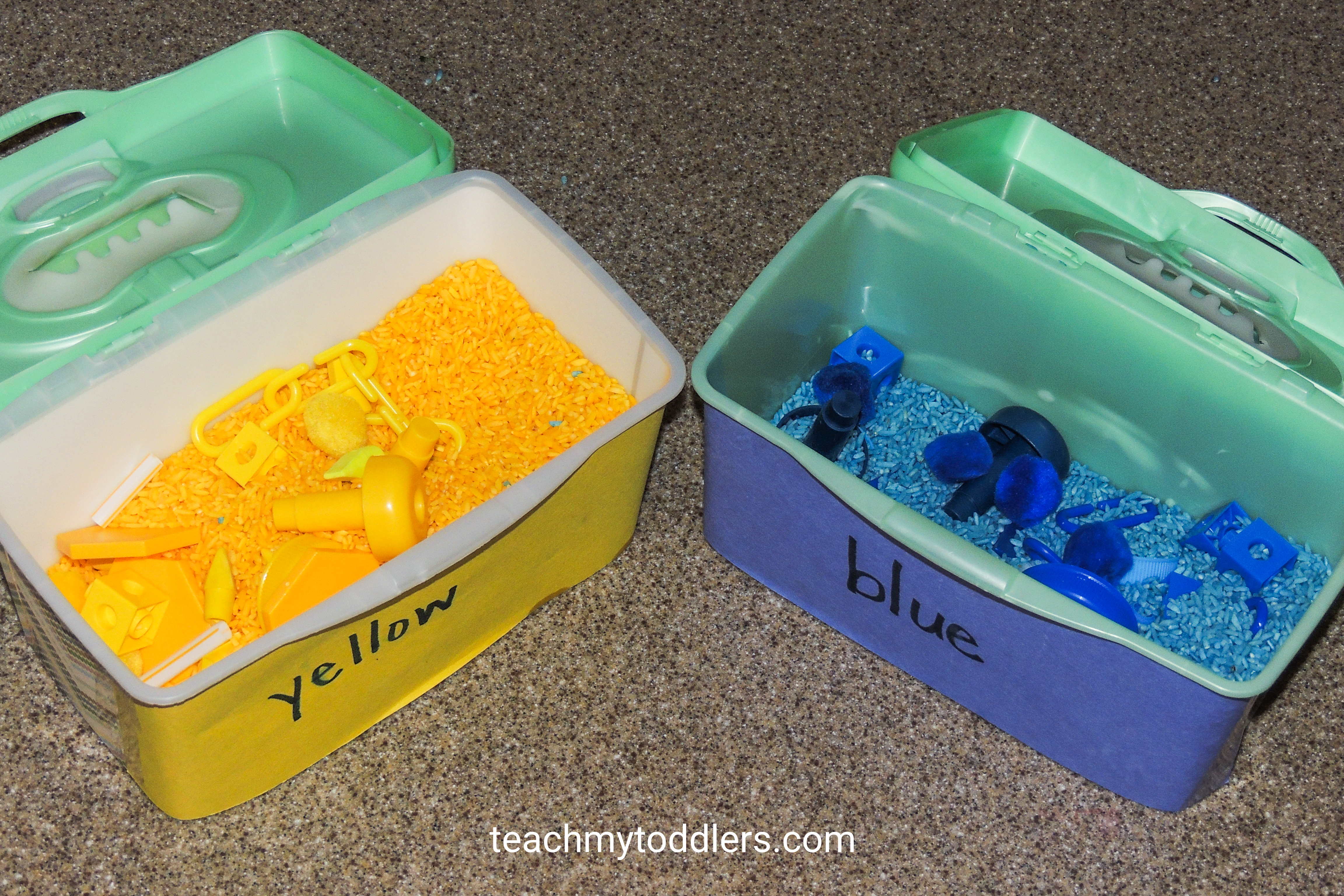 These blue and yellow sensory bins will help your toddlers learn colors