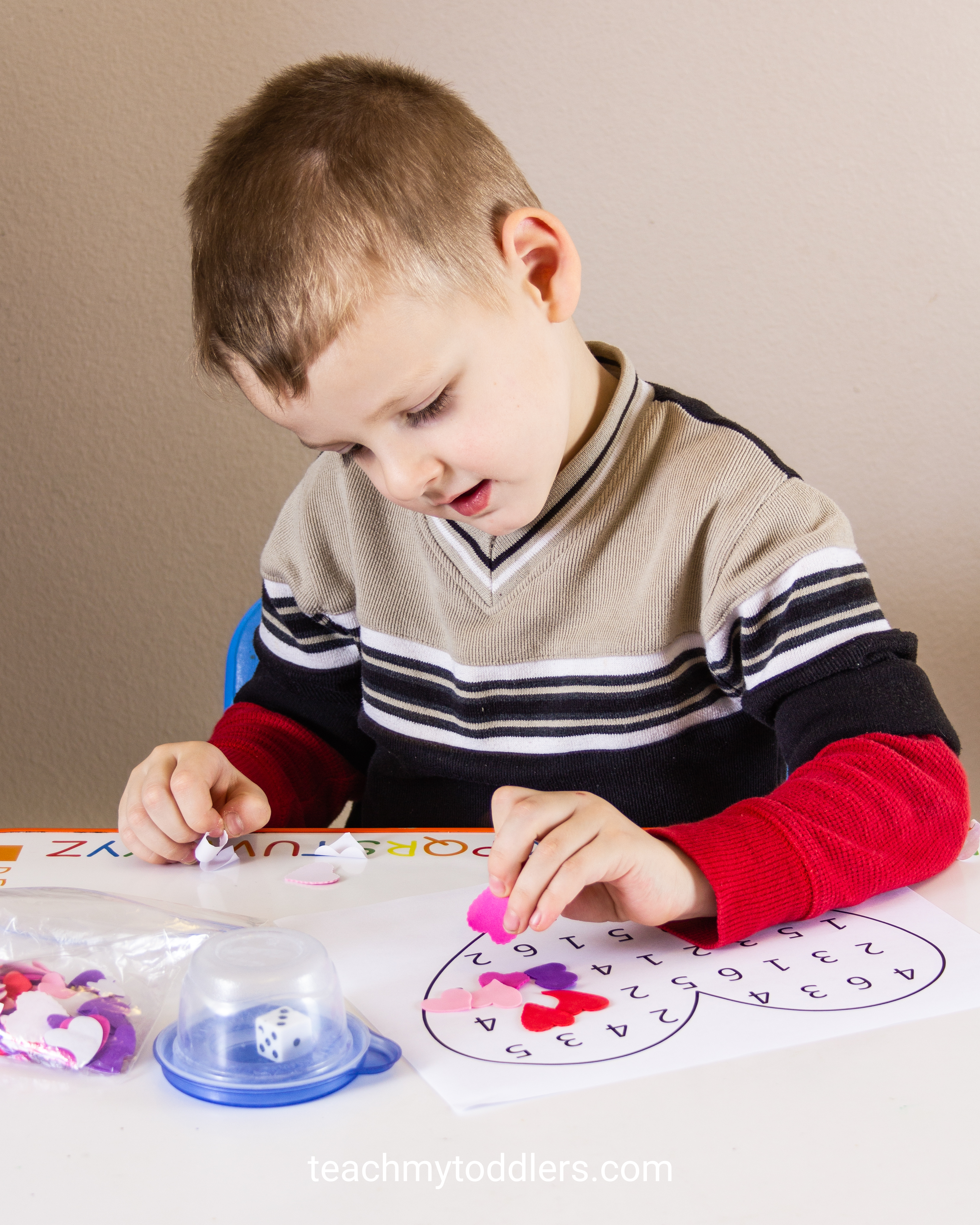 Learn when to teach letters, numbers, colors and shapes to your preschoolers