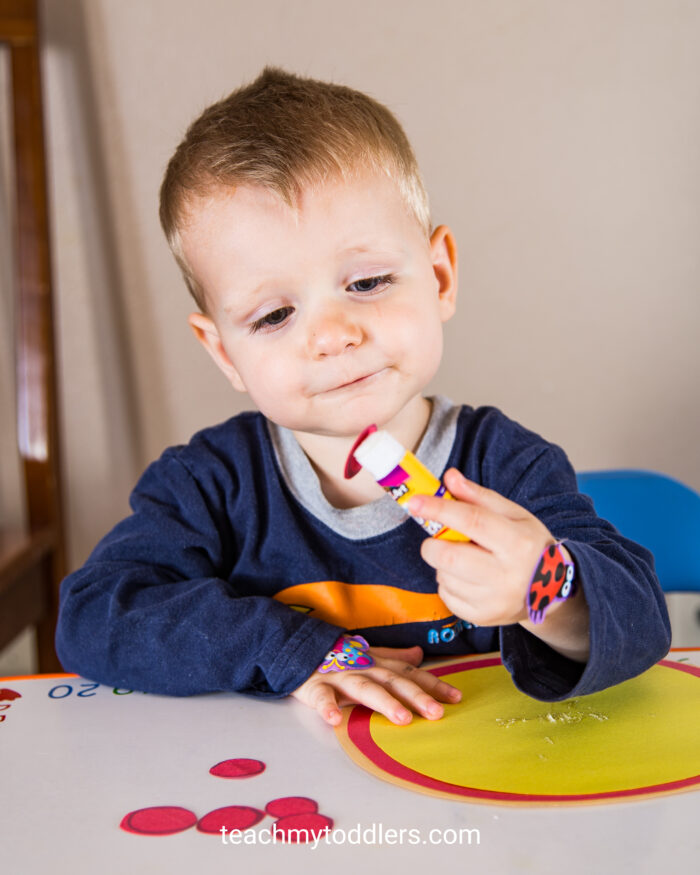 Shape Pizzas to Teach Shapes - Teach My Toddlers