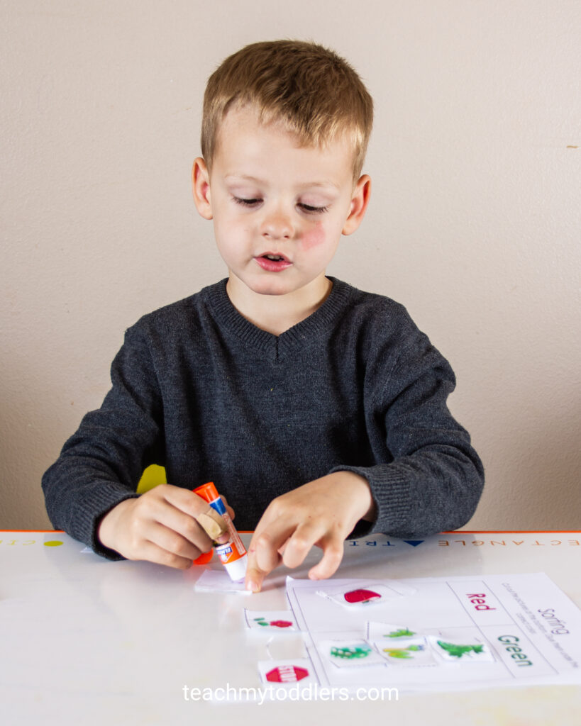 color-game-for-preschoolers-sorting-colors-on-cut-and-paste-pages