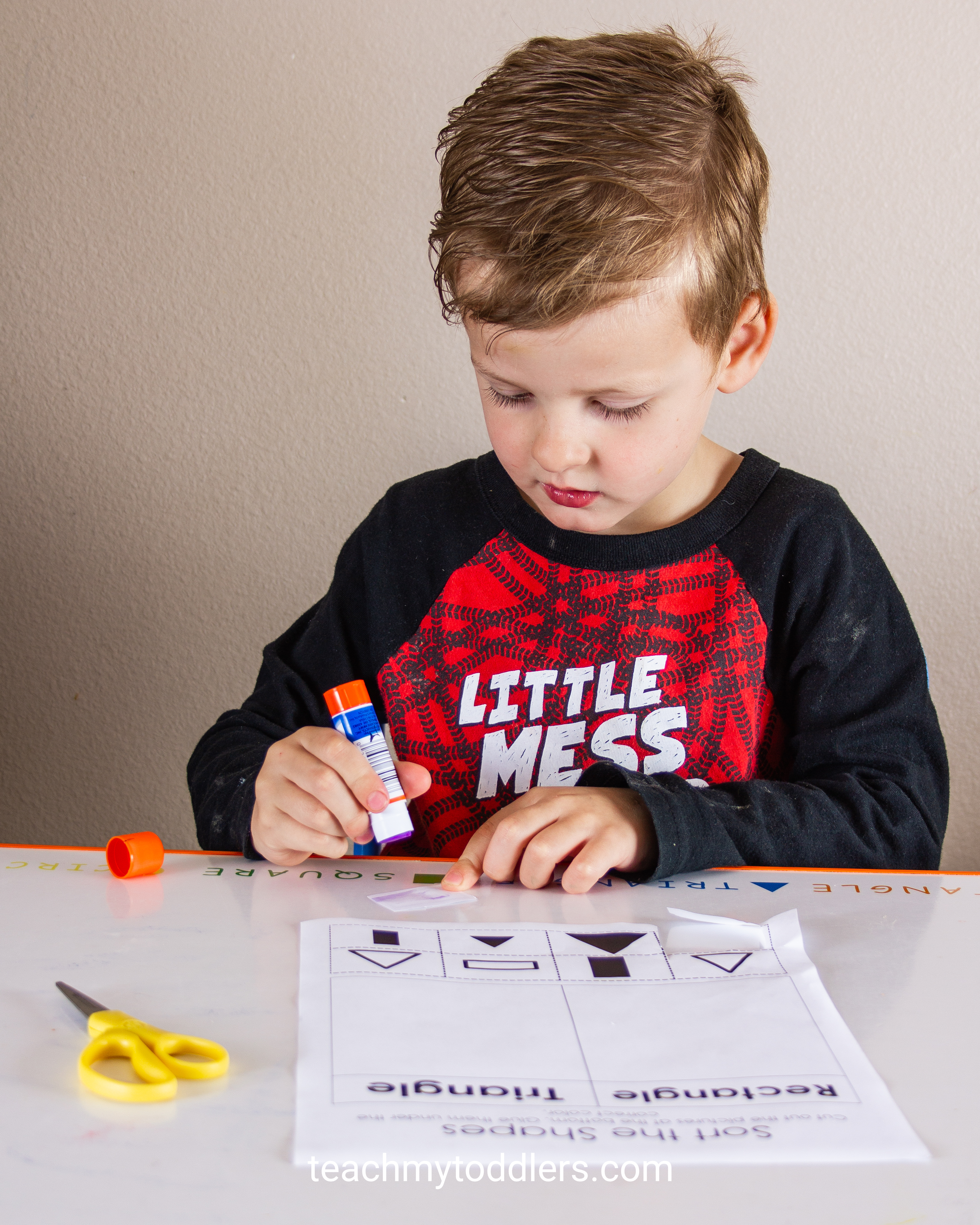 Learn how to use this shape sorting cut and paste activity to teach your preschoolers shapes
