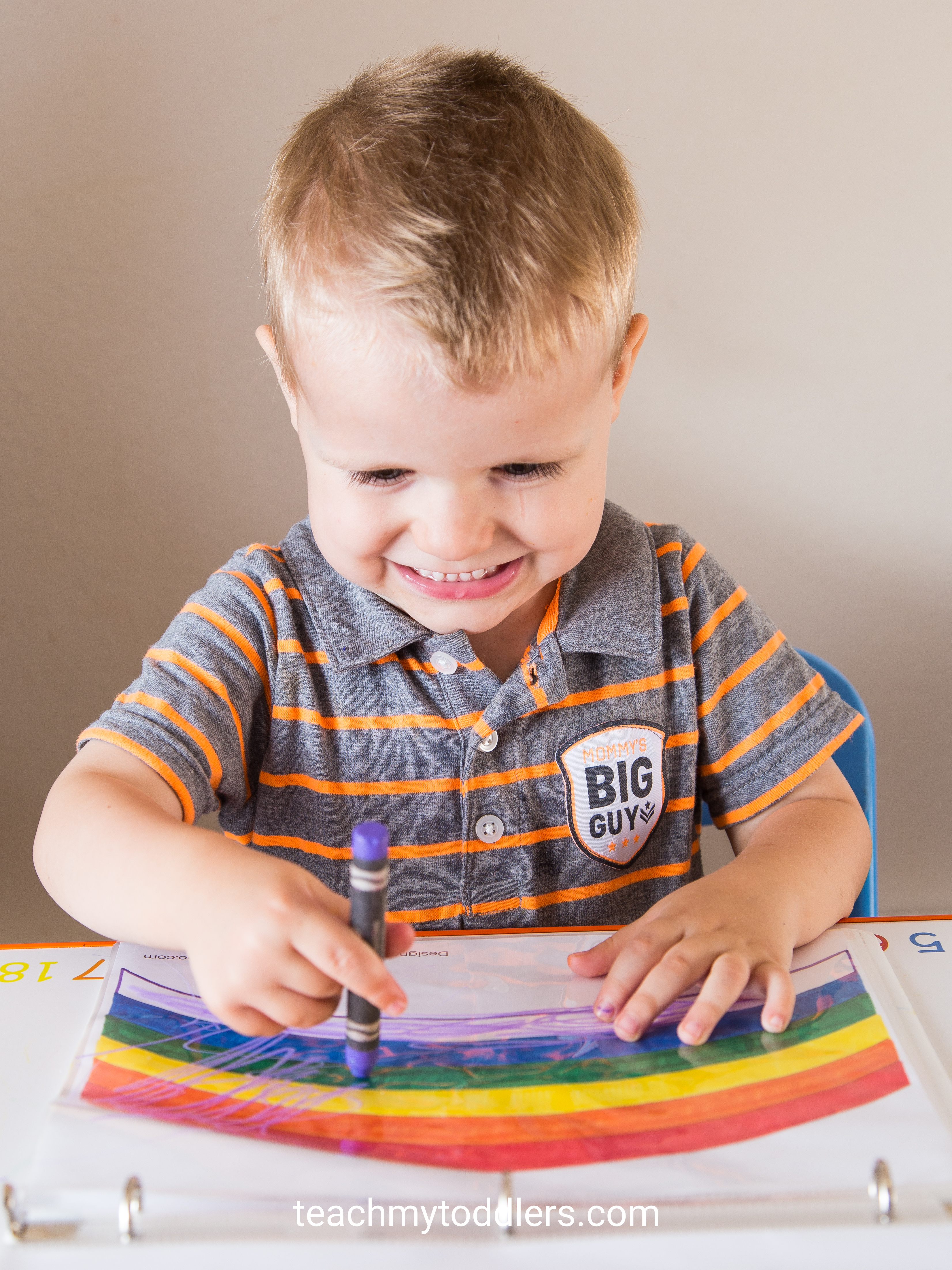 Your toddlers will enjoy learning the color purple with these tot trays