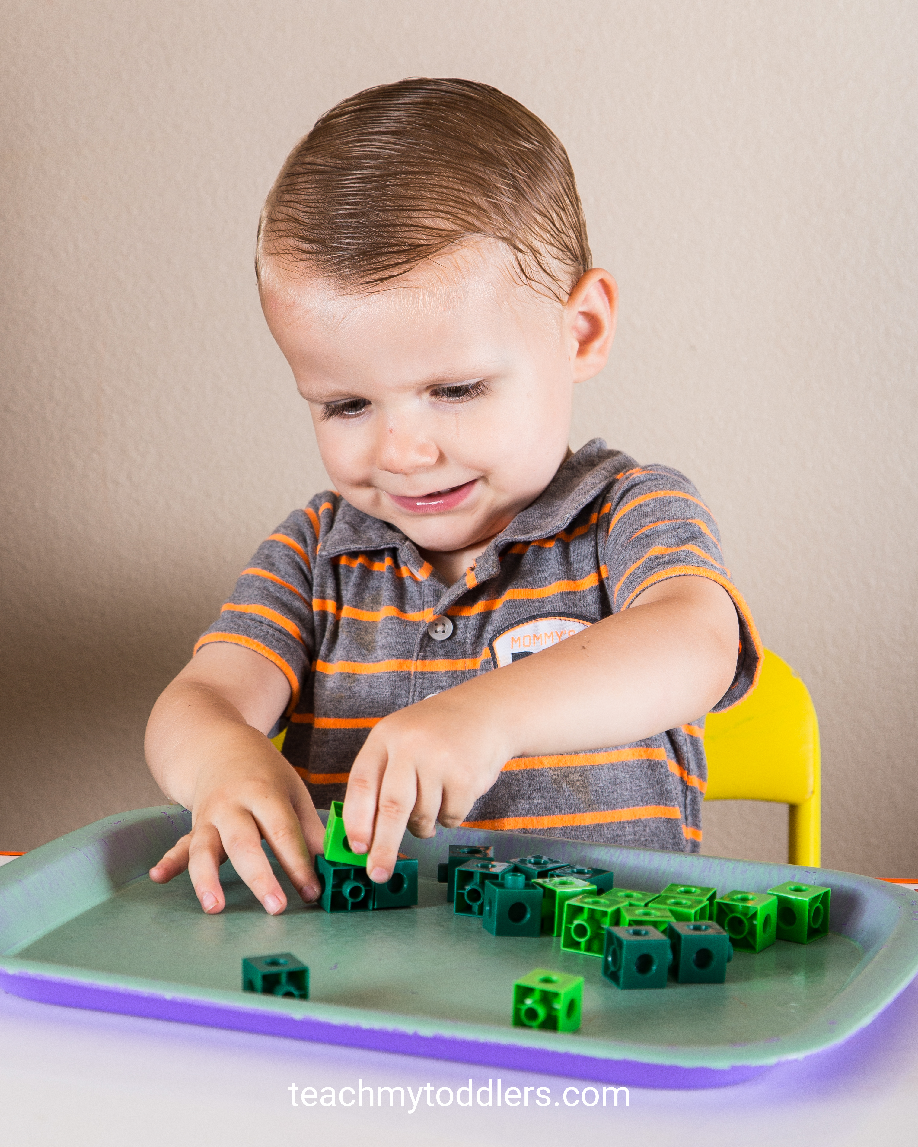 Learn how to teach your toddlers the color green with these tot tray activities