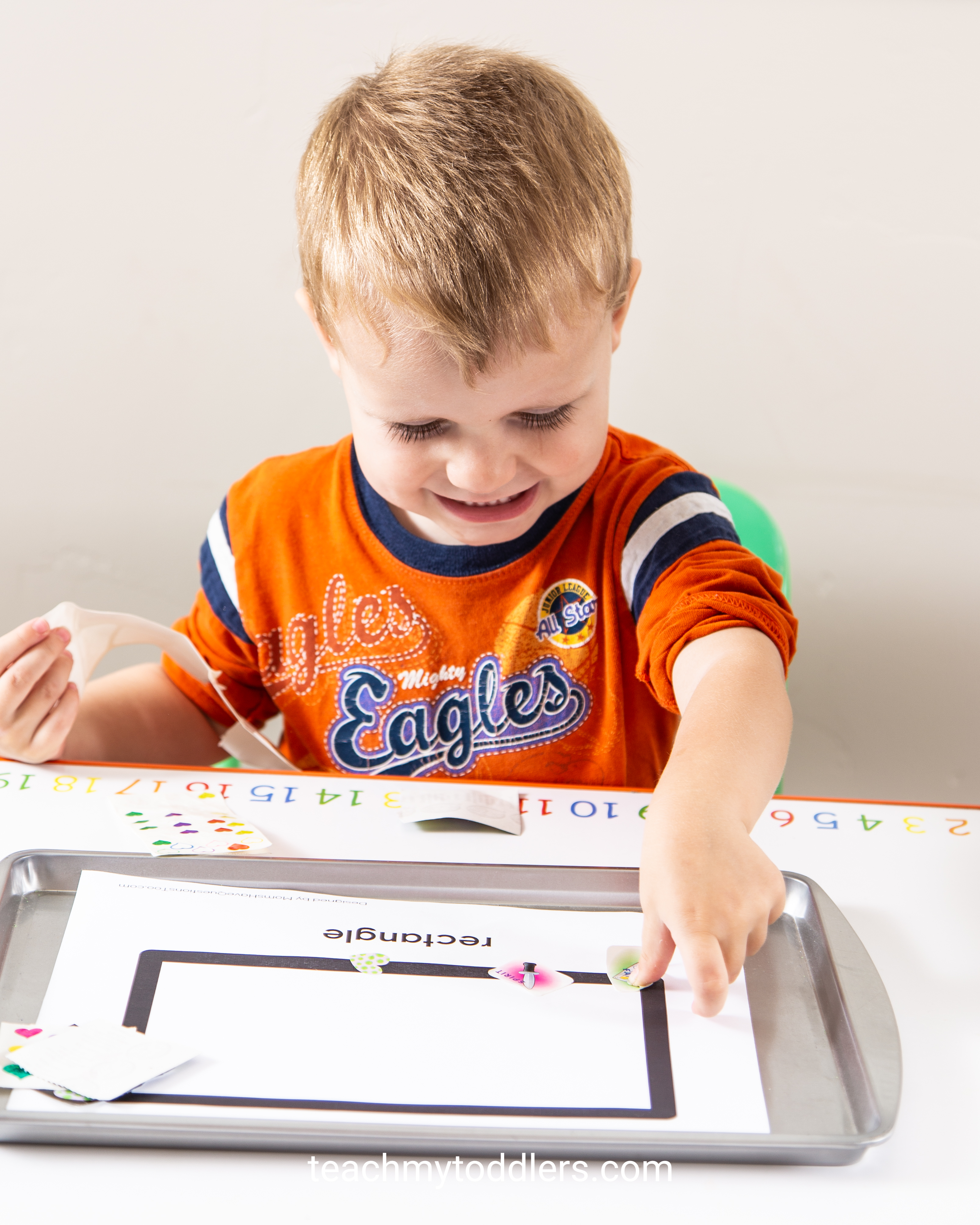 Learn how to use these rectangle trays to teach your toddlers shapes