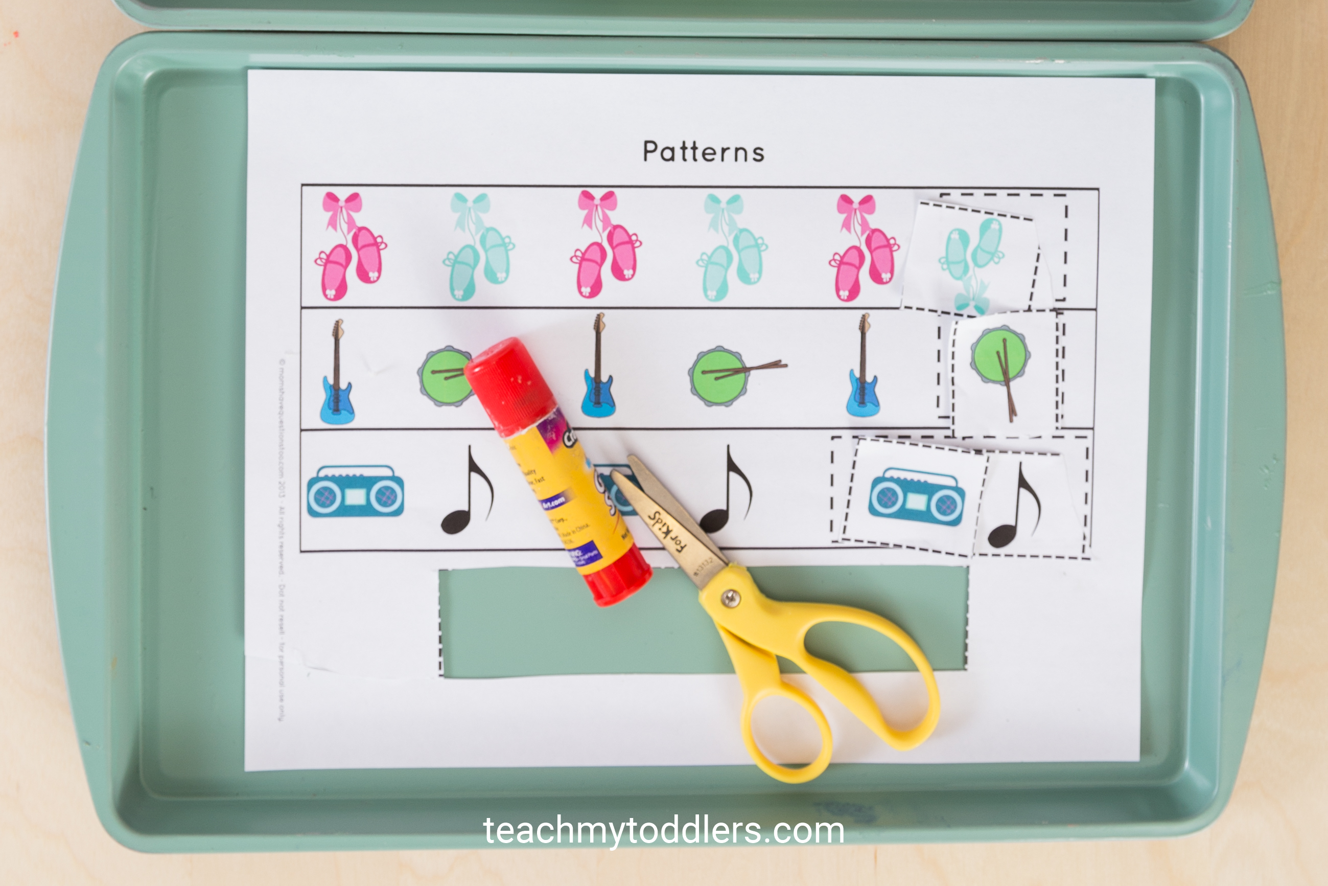 Learn how to use this d is for dance activities to teach toddlers the letter d