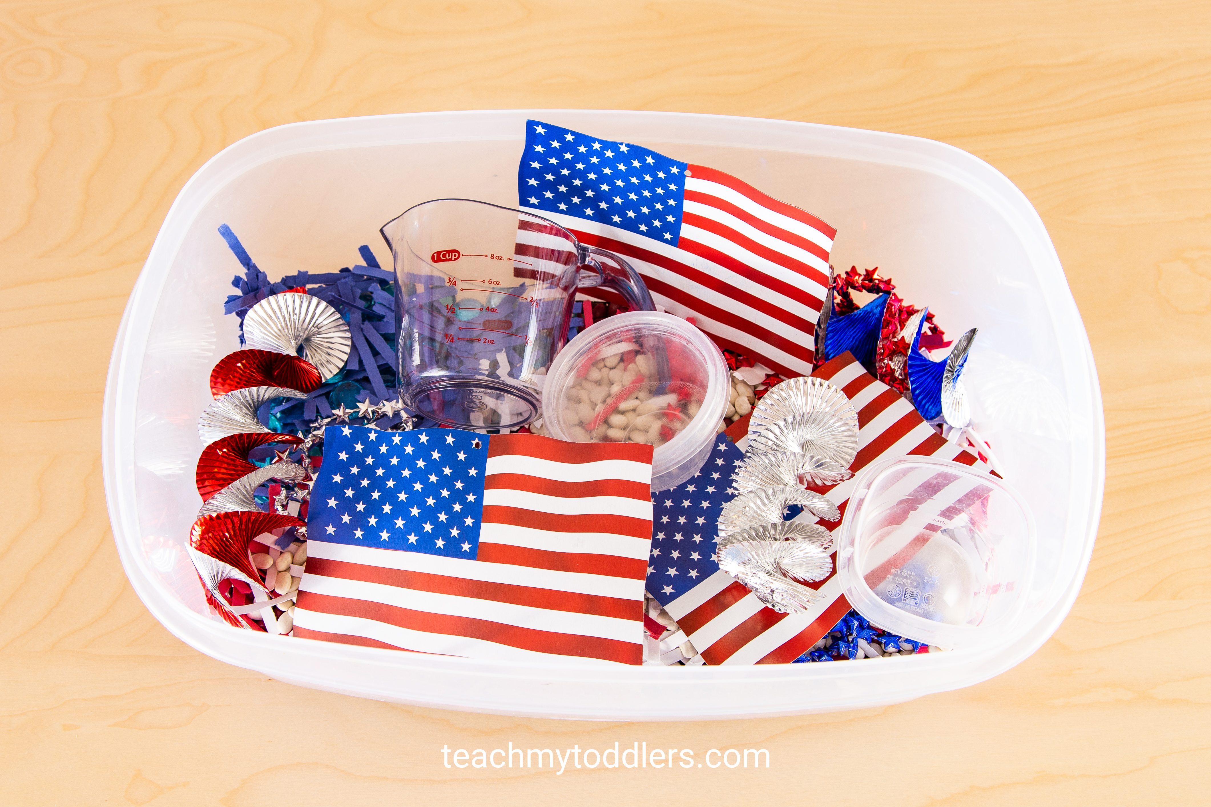 Learn how to use this red, white and blue sensory bin to teach your toddlers about the 4th of july