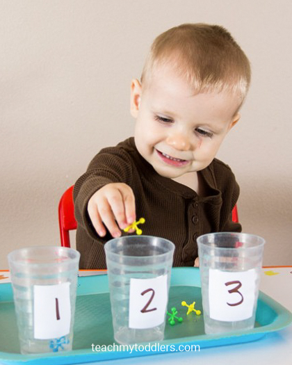 Teach toddlers numbers with these awesome counting activities trays