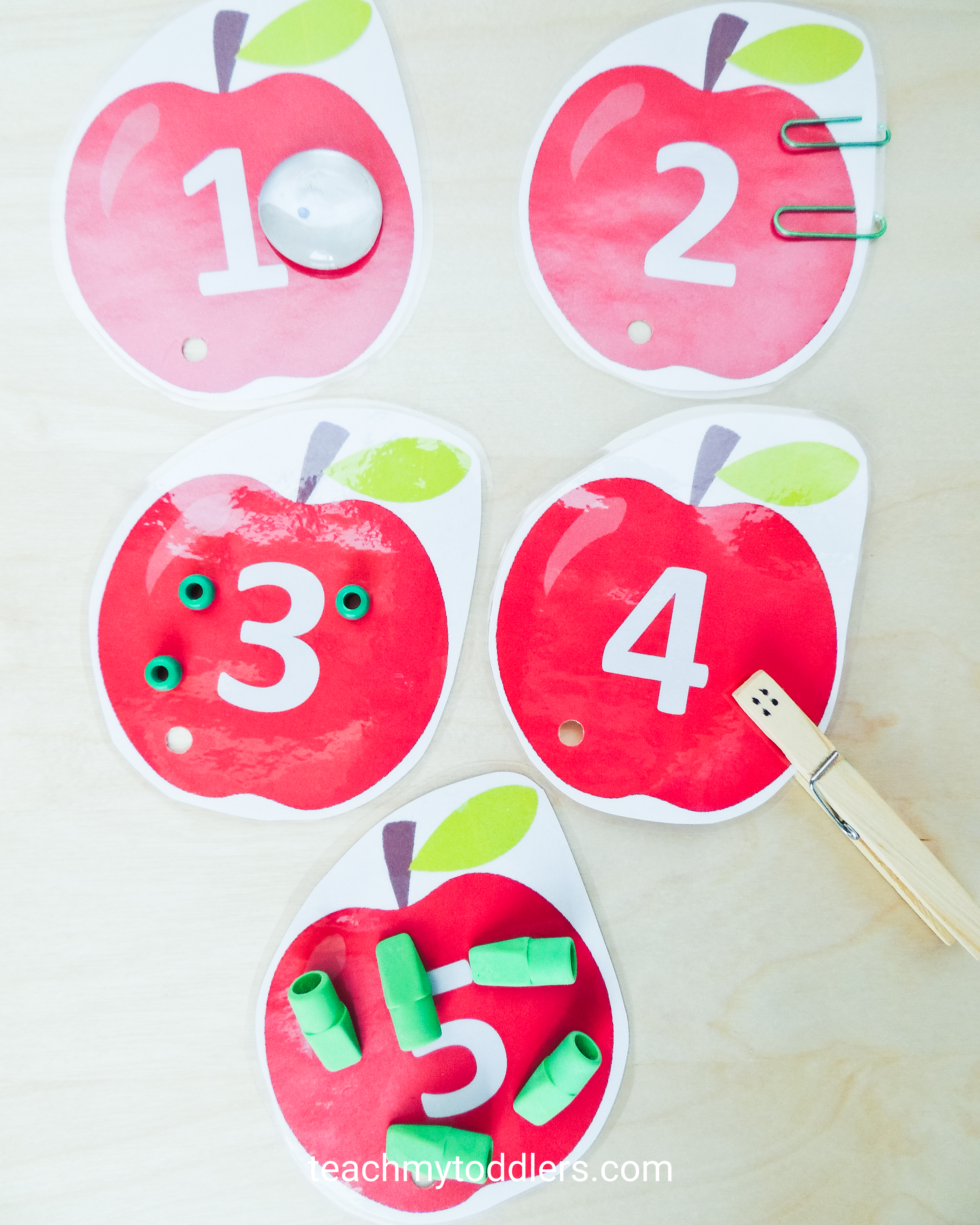 Teach your toddlers numbers with these awesome counting activities trays