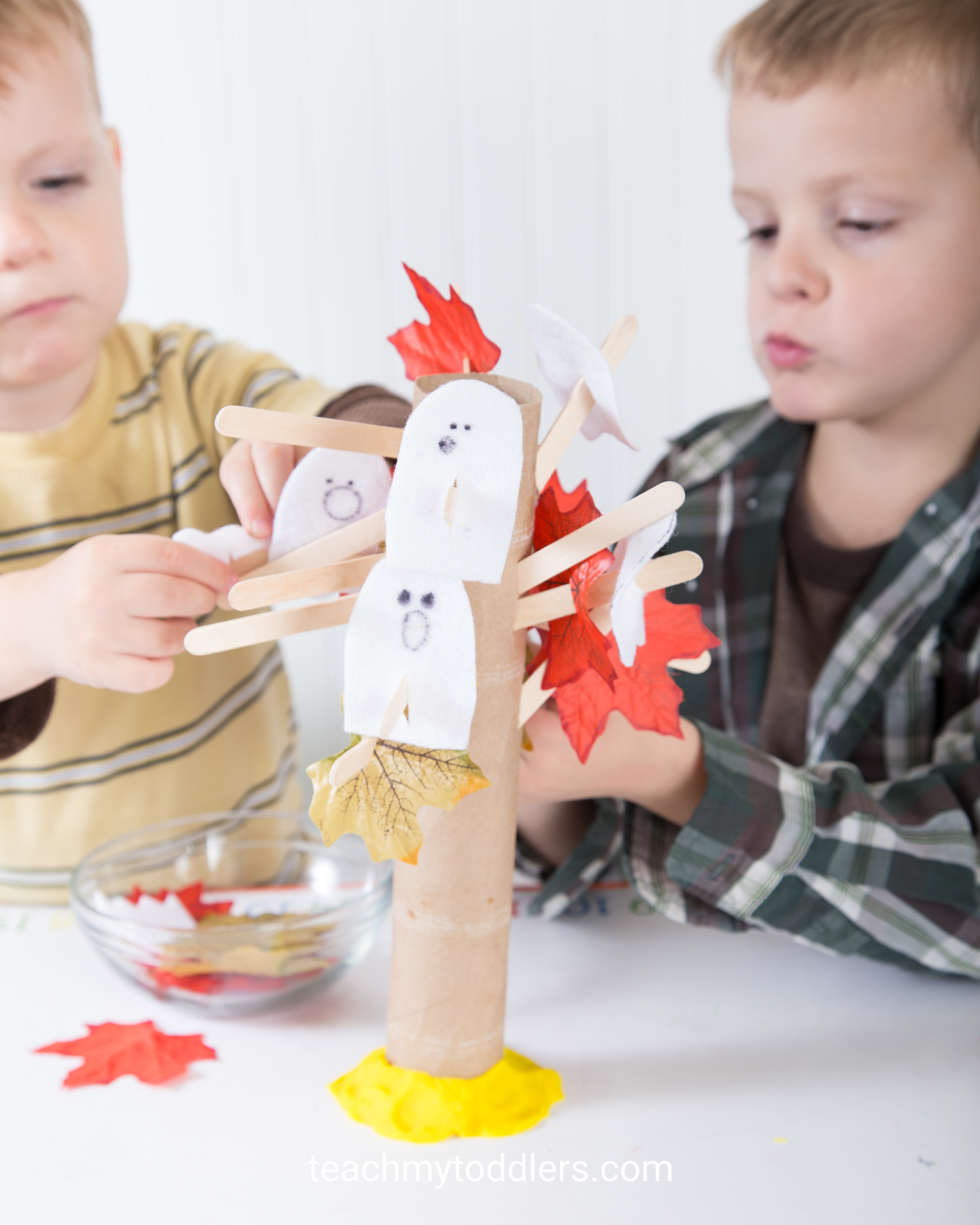Discover how to use paper leaves to teach your toddlers motor skills