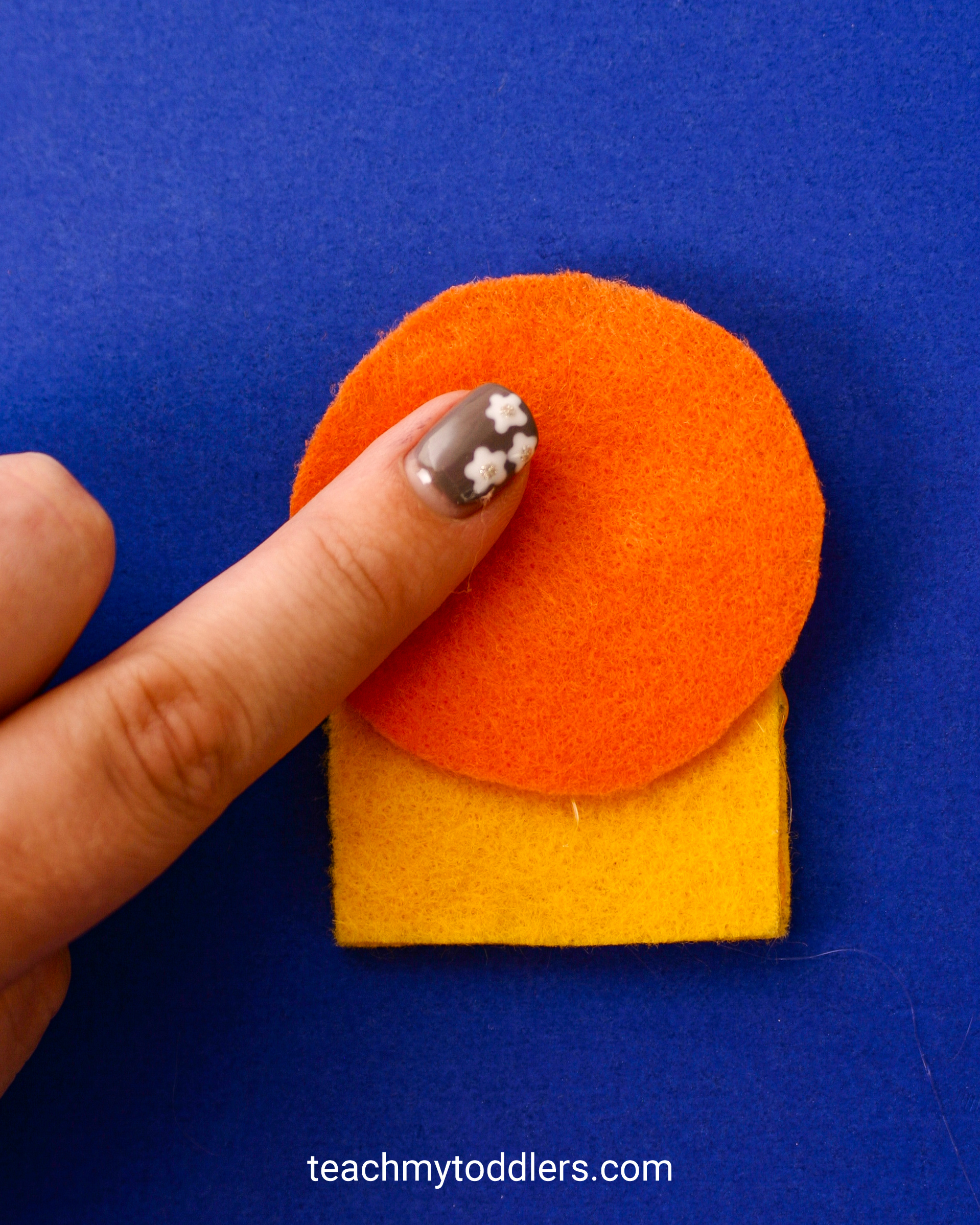 Find out how to make these fun finger puppets to teach your toddlers about halloween
