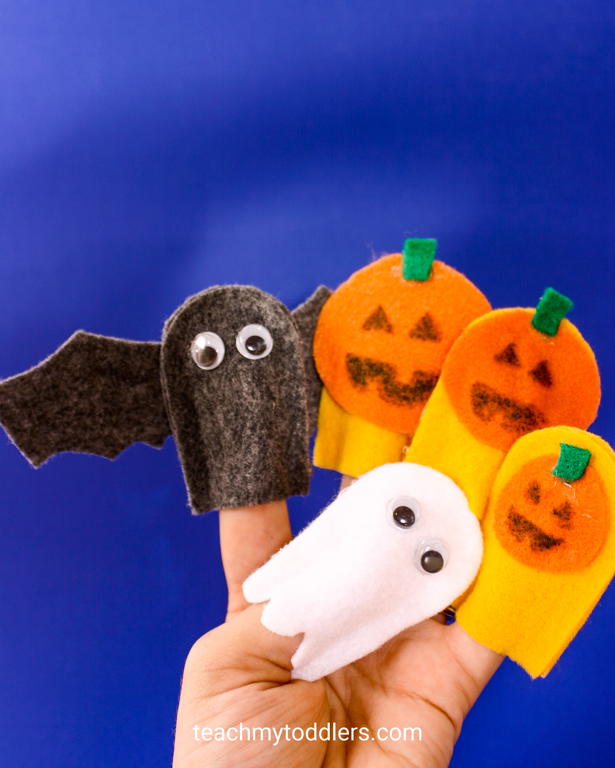 Learn how to make these finger puppets to teach your toddlers about halloween