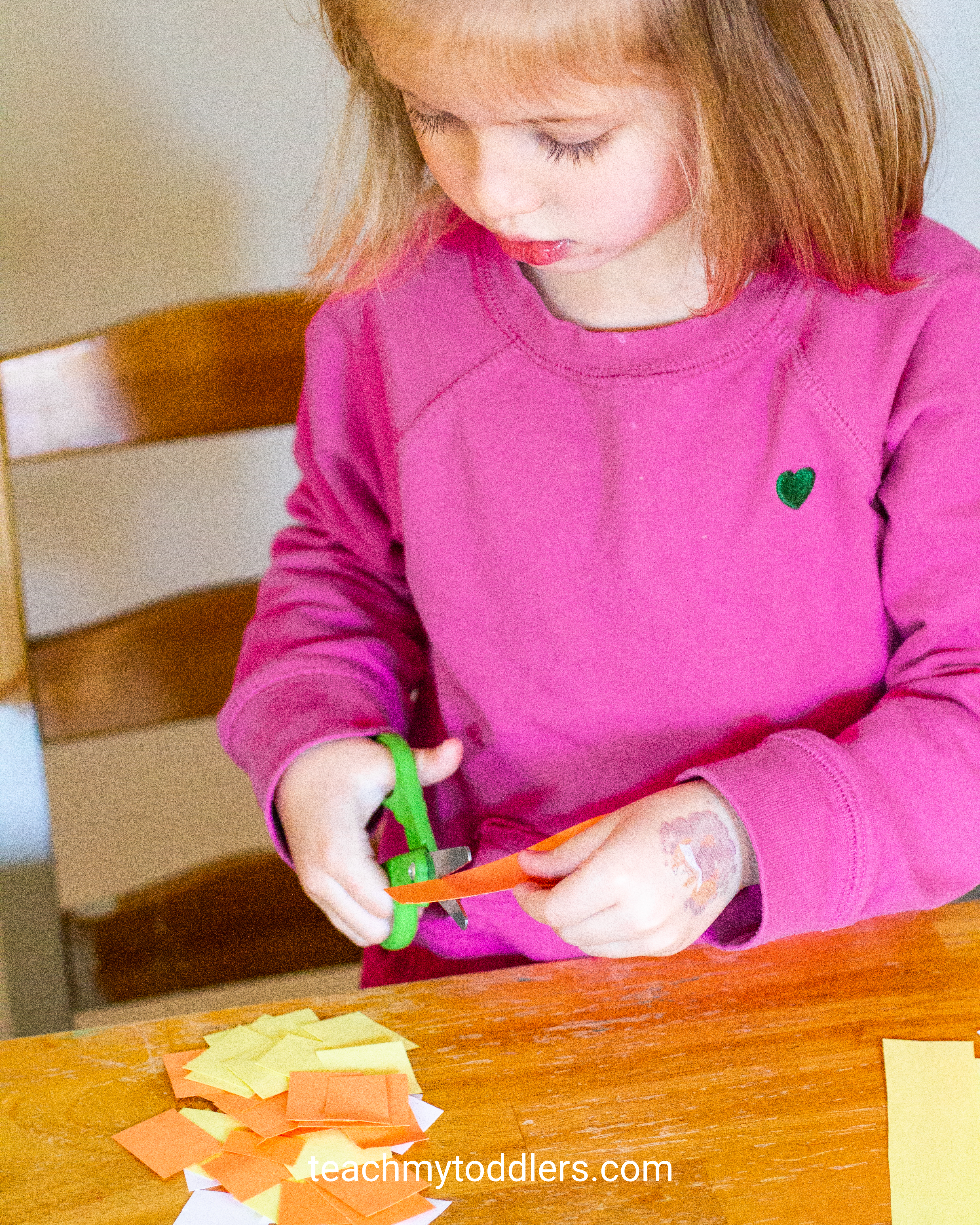 Learn how to use this fun cut and paste fall activity to teach your toddlers about halloween